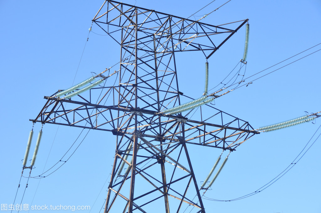 電力塔與電力金具 電網的堅實骨架與精密關節