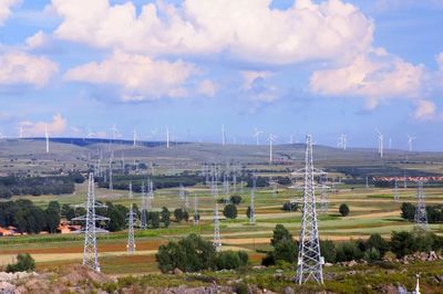 帶好新能源這“熊孩子”，看看冀北電力的高招 電力金具的智慧護航